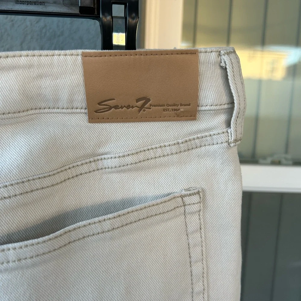 Seven7 Bone Color High Rise Slim Straight Jeans Size 14 Pockets Stretchy - Picture 4 of 6